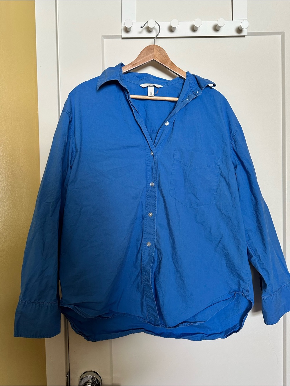 H&M blue poplin button down